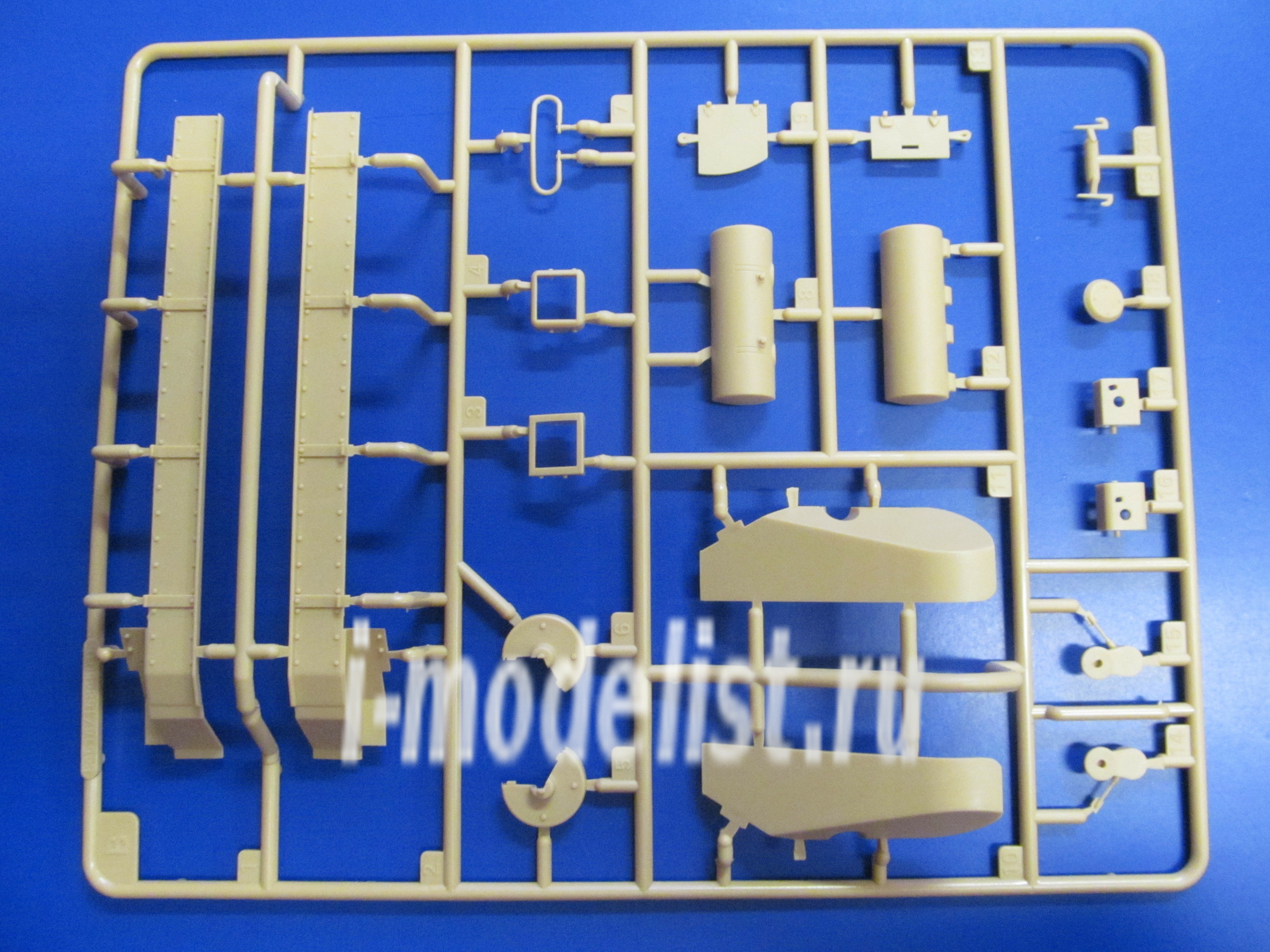 84514 HobbyBoss 1/35 Soviet light wheel-track tank BT-2