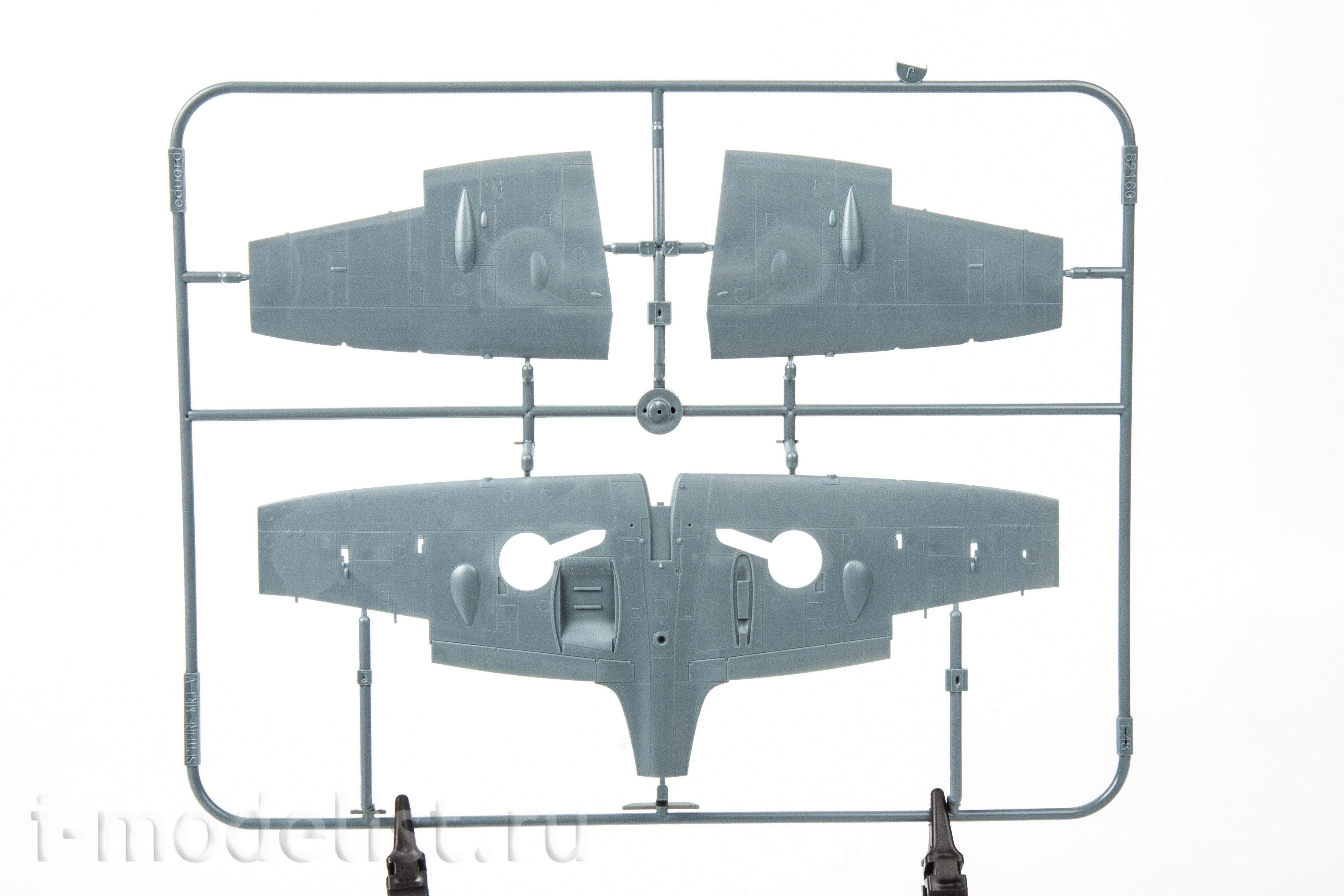 84200 Eduard 1/48 Британский истребитель Spitfire Mk. Vb OVERLORD (Weekend)