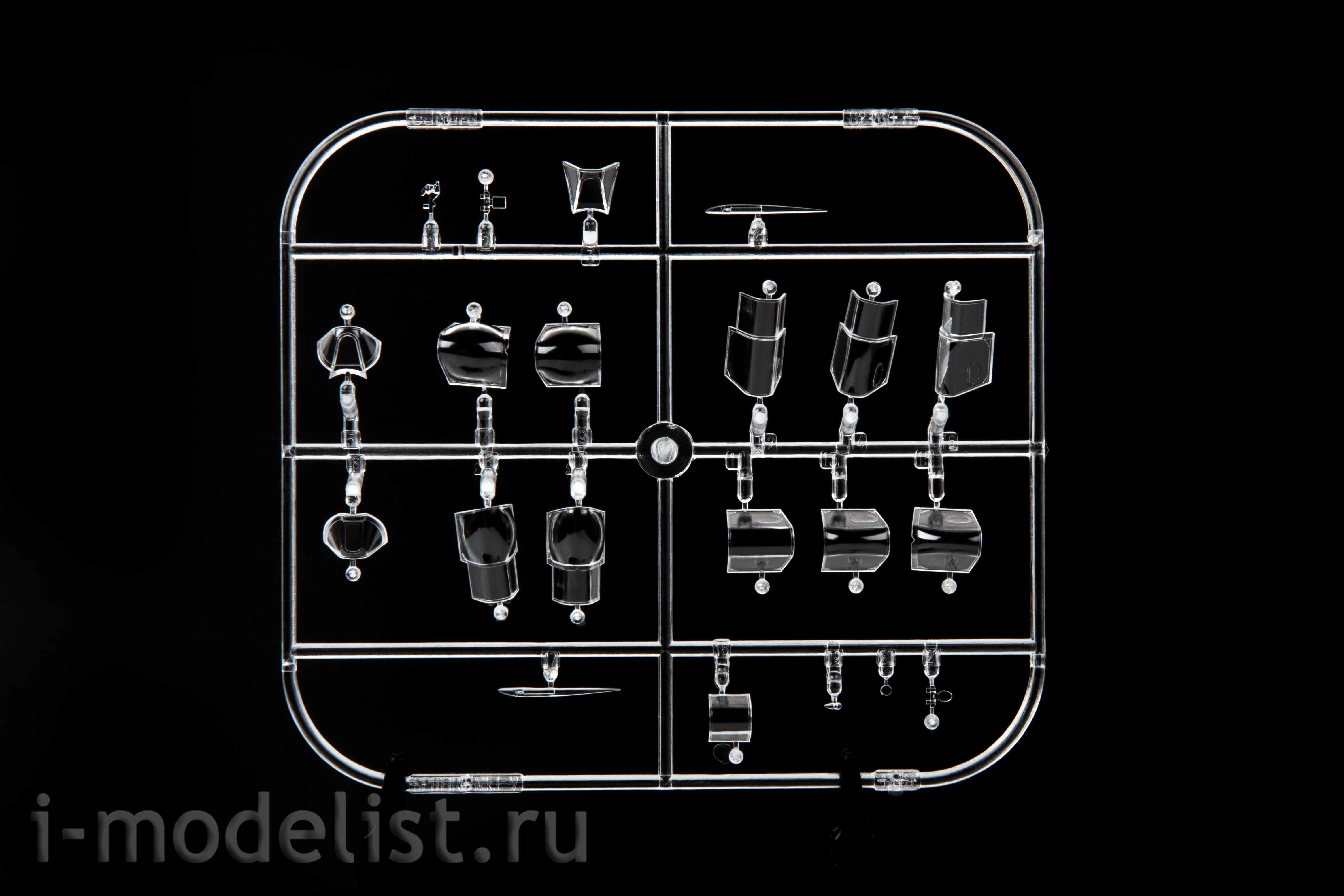 84200 Eduard 1/48 Британский истребитель Spitfire Mk. Vb OVERLORD (Weekend)