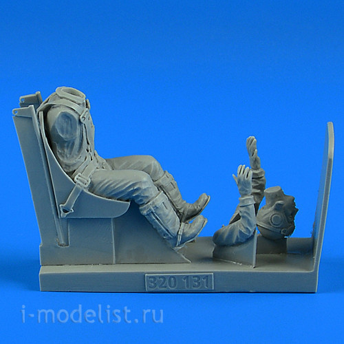 320 131 Aires 1/32 US NAVY WWII Pilot with seat for F4U Corsair