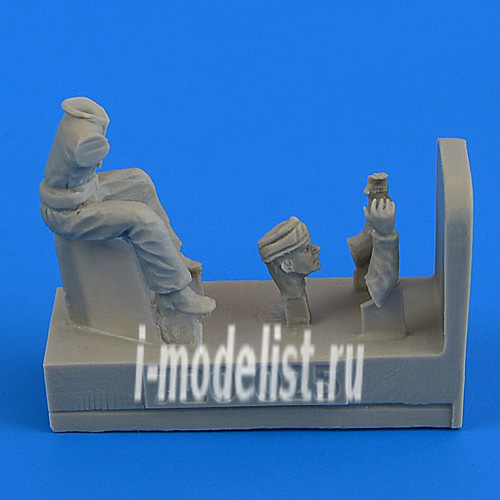 720 025 Aires 1/72 WWII RAF Motorcycle Driver add - on Kit-part 2