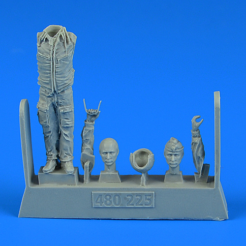 480 225 Aires 1/48 USAAF WWII Pilot