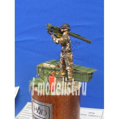 535001 HADmodels 1/35 Hungarian Igla Missile operator set with original lasercutted WOOD box, PE set and decal 