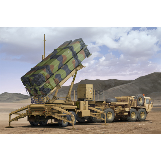 01037 Trumpeter 1/35 M983 HEMTT & M901 Launching station