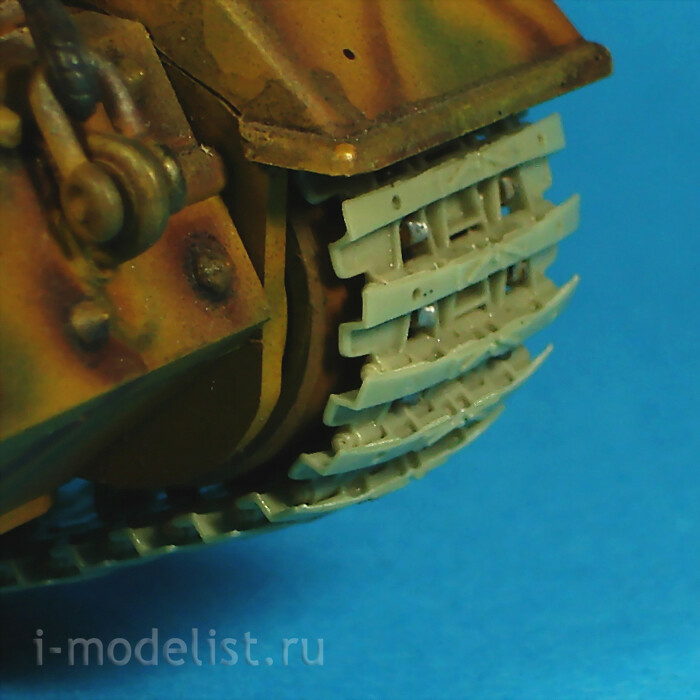 MC135003CL MasterClub 1/35 Tracks scale (resin) Sd.Kfz.184 Elefant