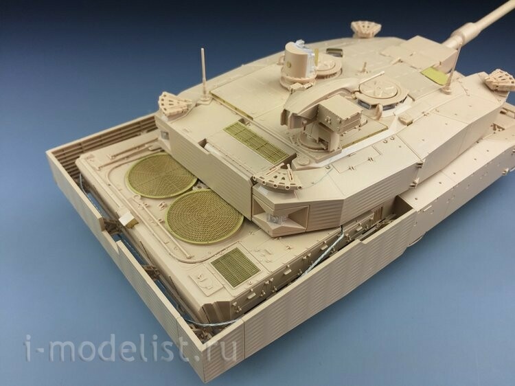4629 Tiger Model 1/35 German Main Battle Tank Revolution I Leopard II