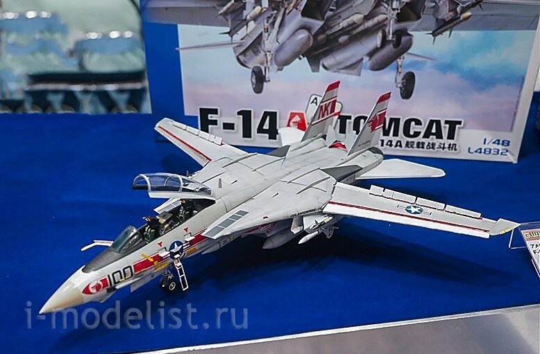 L4832 Great Wall Hobby 1/48 American fighter-interceptor F-14A Tomcat