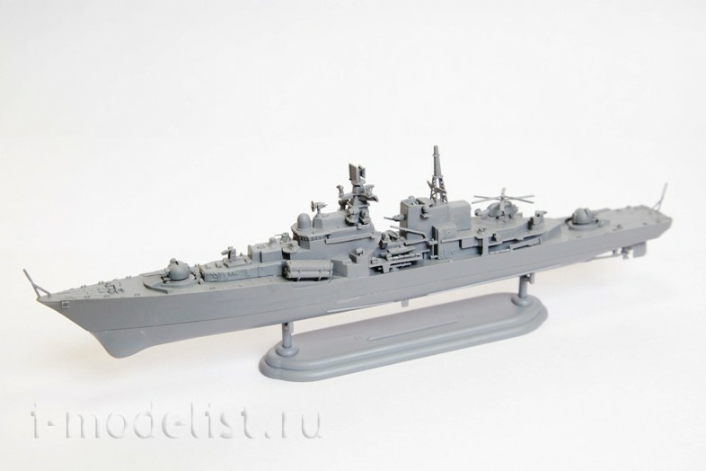9054 Zvezda 1/700 Russian destroyer 