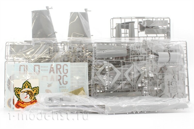01E012 HK Models 1/32 Avro Lancaster B Mk.I Limited Edition Merit Exclusive Bomber