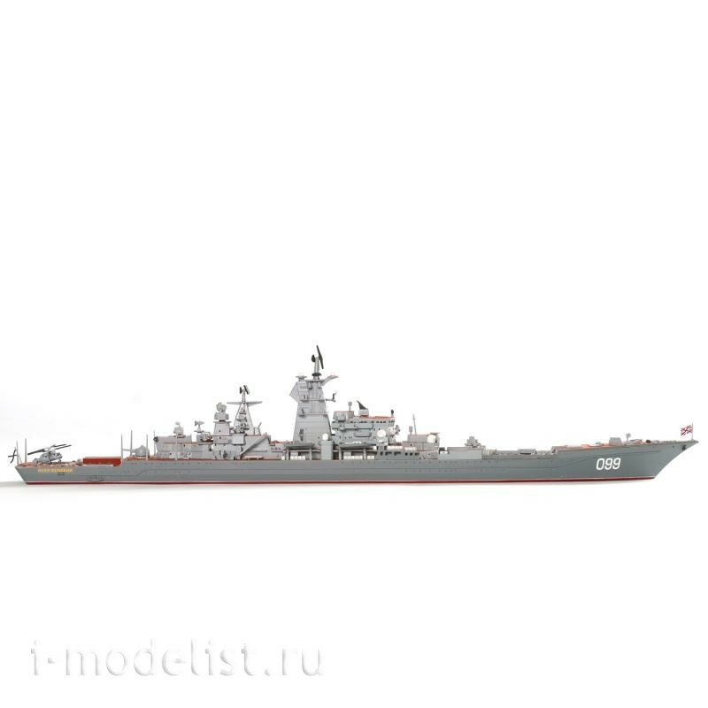 9017 Zvezda 1/700 Cruiser “Peter The Great” 
