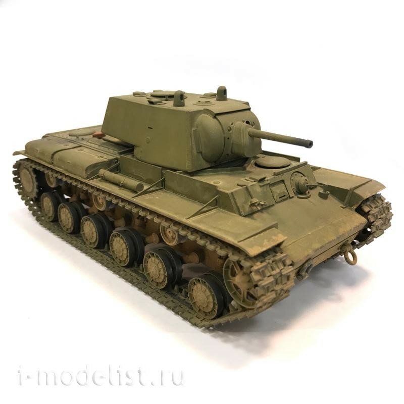 3624 Zvezda 1/35 kV-1 Tank with l-11 gun