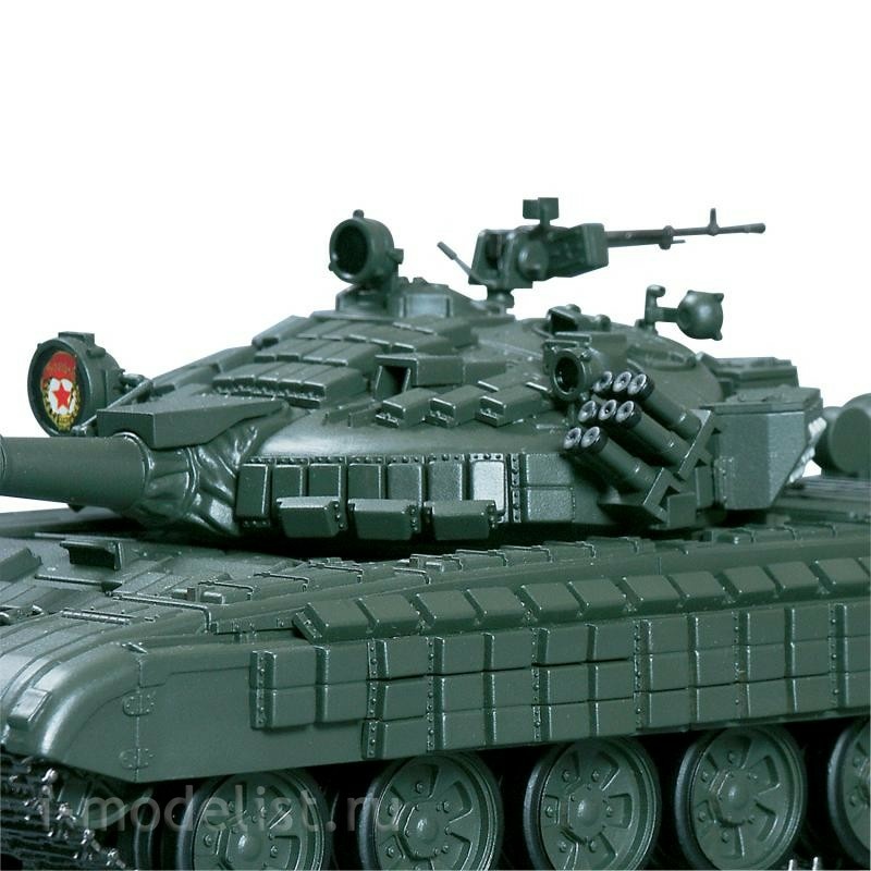 3551 Zvezda 1/35 T-72B tank with active armor