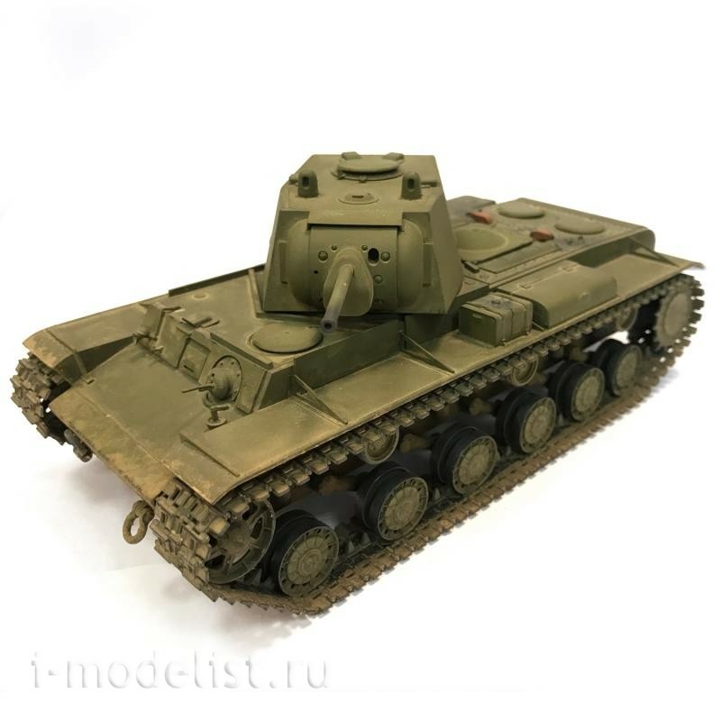 3624 Zvezda 1/35 kV-1 Tank with l-11 gun