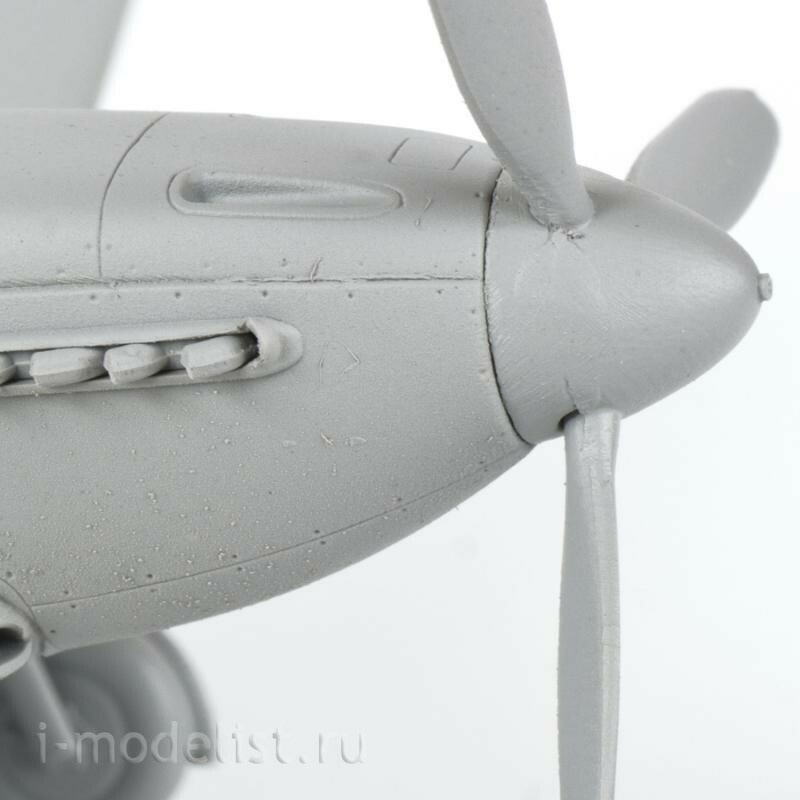 7301П Zvezda 1/72 Подарочный набор: Советский истребитель ЯК-3