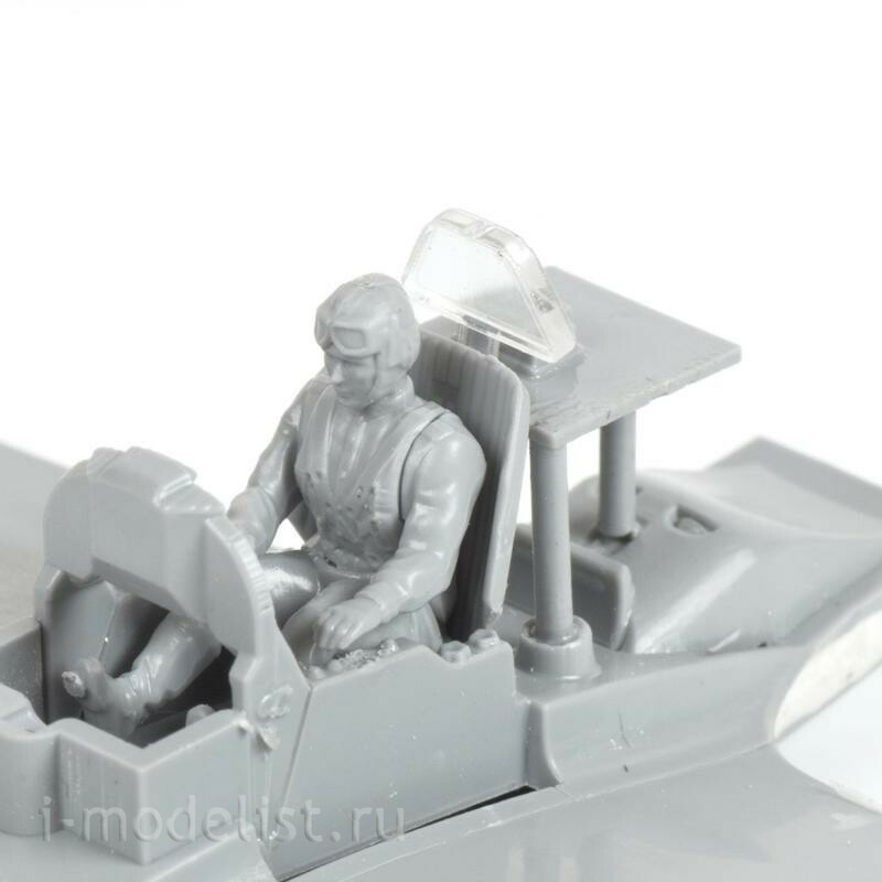 7301П Zvezda 1/72 Подарочный набор: Советский истребитель ЯК-3