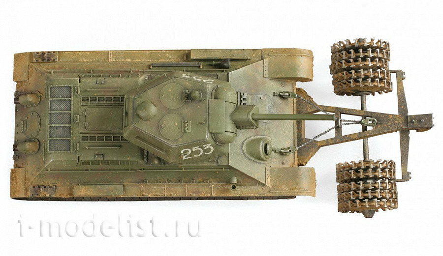 3580 Zvezda 1/35 Soviet T-34/76 Tank with mine trawl