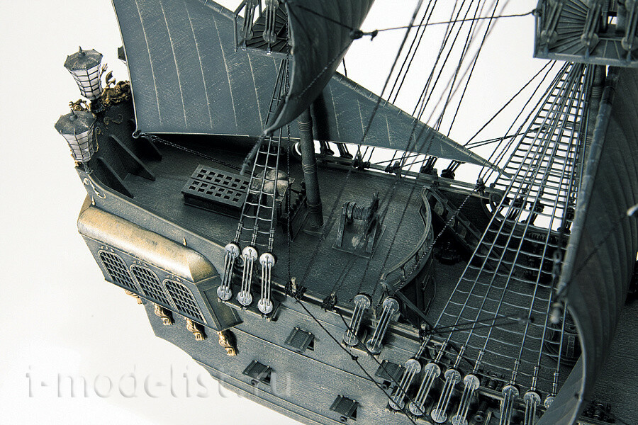 9066 Zvezda 1/72 Henry Morgan's pirate ship 
