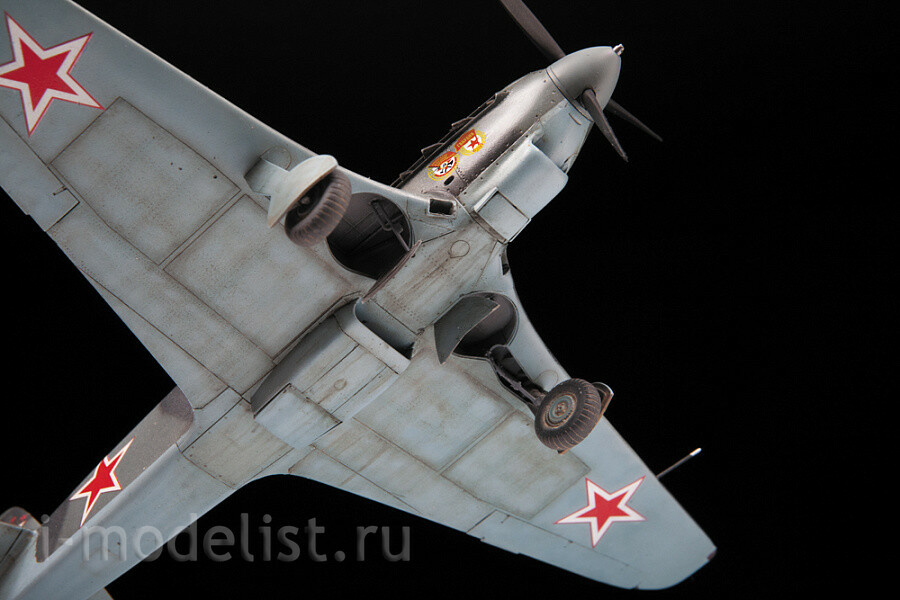 4815 Zvezda 1/48 Soviet Yak-9D fighter