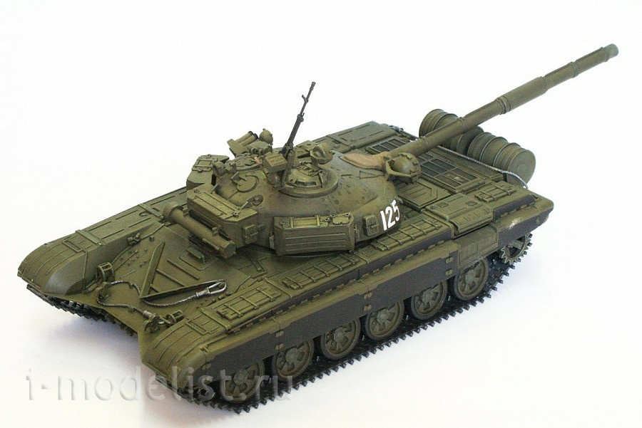 3550 Zvezda 1/35 Soviet t-72B tank
