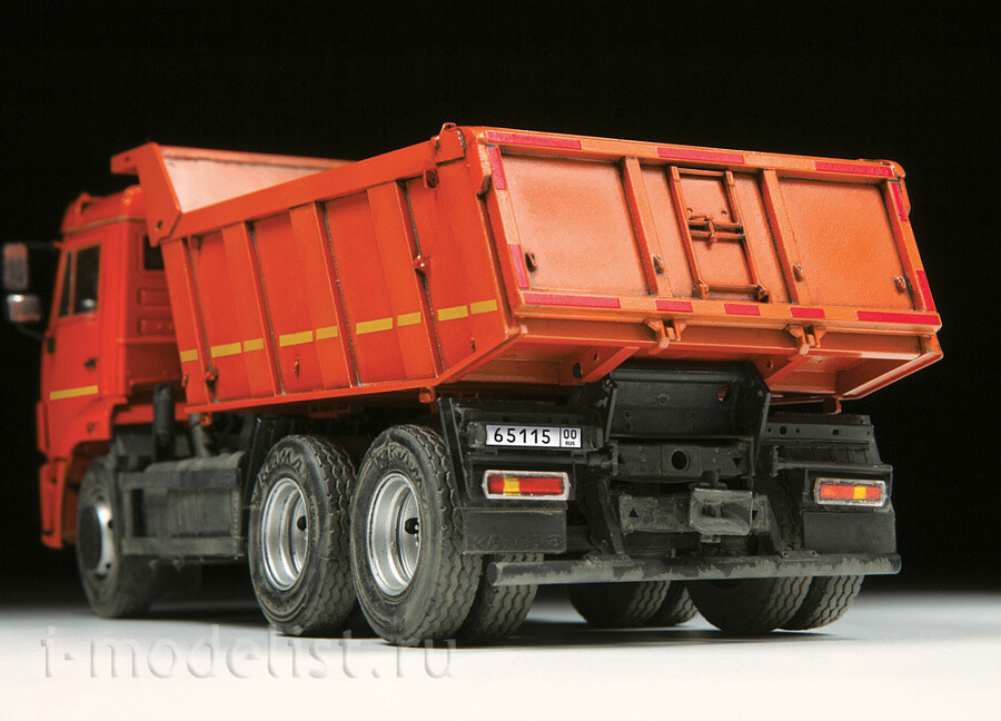3650 Zvezda 1/35 Dump Truck KAMAZ 65115
