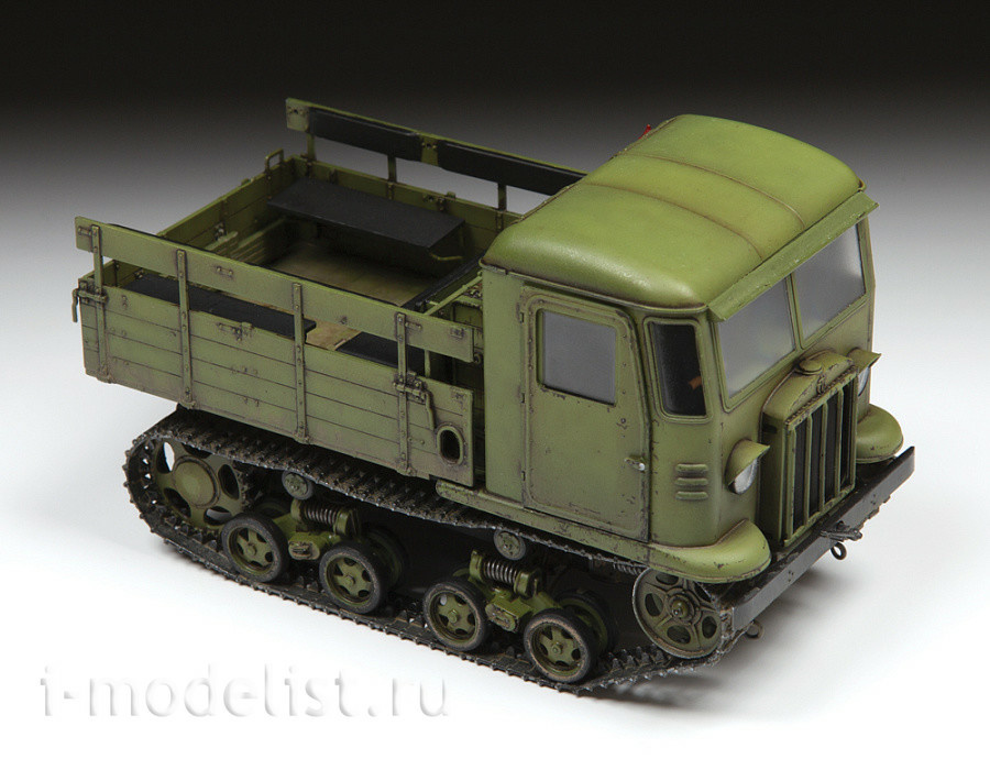 3663 Zvezda 1/35 Soviet tracked tractor STZ-5
