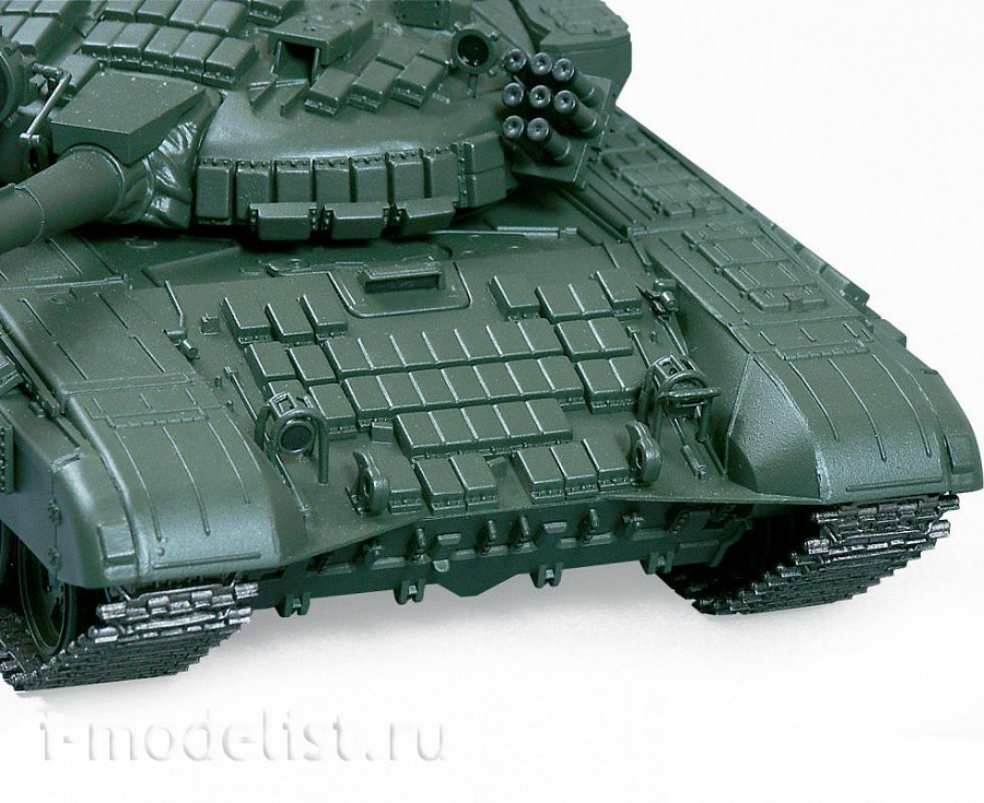 3551 Zvezda 1/35 T-72B tank with active armor
